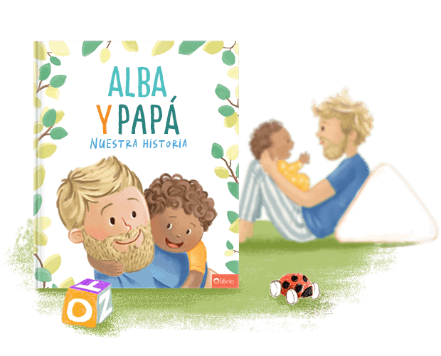 La portada de un libro personalizado para padres titulado Nuestra historia que muestra una ilustración de un padre abrazando a sus hijos, junto a otra ilustración de ellos jugando juntos en la hierba.