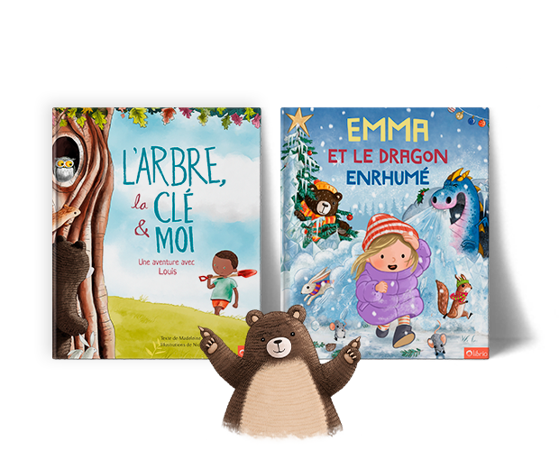 Une illustration montre un ours brun sympathique, les bras levés, devant deux livres pour enfants personnalisés intitulés L'Arbre, la clé et moi et Le dragon enrhumé, sur fond blanc.